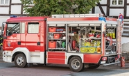 红色消防车消防设备图片