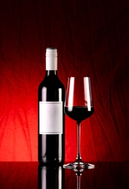 红色葡萄酒酒杯酒水摄影图片