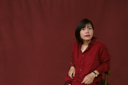 亚洲优雅气质红色衬衫美女写真图片