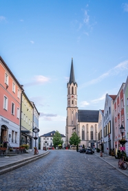 欧洲城市街头教堂建筑摄影图片
