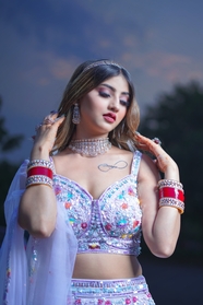 性感印度美娇娘人体艺术写真摄影图片