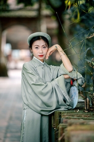 越南皮肤白皙美女写真图片
