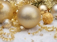 圣诞节金色圣诞球装饰图片素材