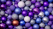 紫色风格圣诞彩球摄影图片