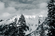 冬季阿尔卑斯山雪山山脉风光摄影图片