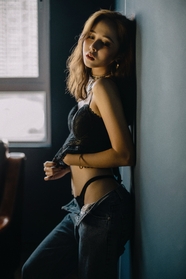 性感亚洲美女模特西西大胆艺术图片