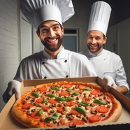 意大利厨师手持意大利披萨摄影图片