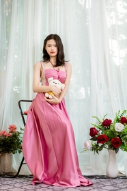 亚洲粉色连衣裙美女写真摄影图片