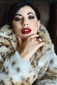 欧美冬季时尚红唇模特美女写真图片