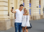 欧美旅行手机自拍情侣图片