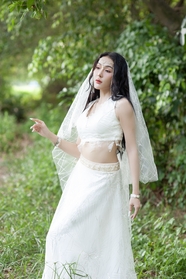 性感白色婚纱艺术美女写真摄影图片