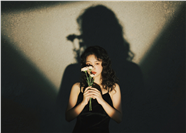 亚洲年轻女性光影艺术人像摄影