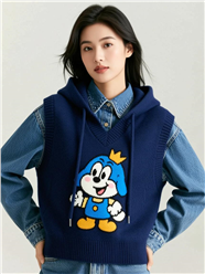 时尚牛仔衬衫马甲穿搭美女图片